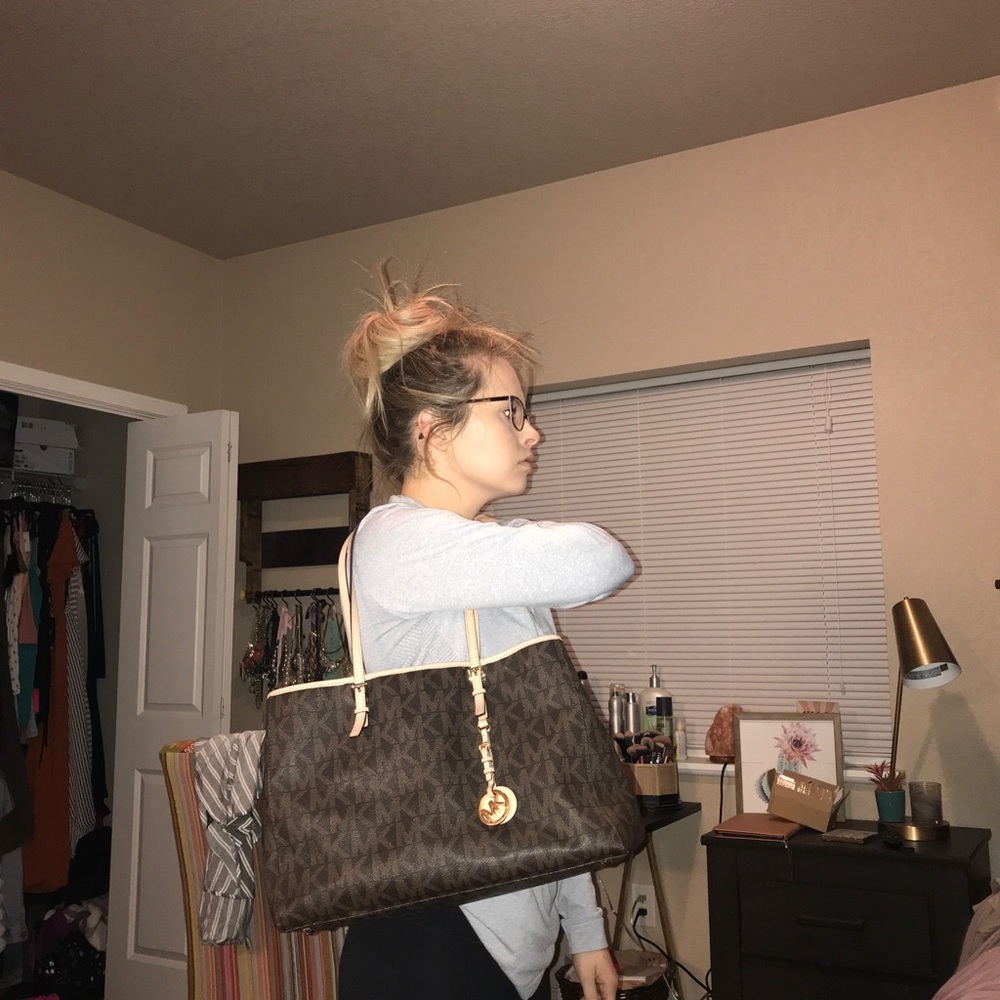 Handbag - Picture 5 of 5